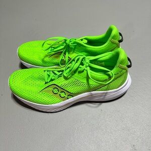 Saucony Mens Kinvara 14 Sneaker - Mens 11 - Slime Green / Gold.